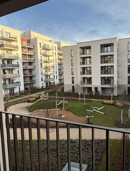Neubau Erstbezug: 3-Zimmer Wohnung im 2.OG mit Blick ins Grüne - Frankfurt (Main)