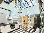 Besondere Penthouse-Wohnung • frei, ruhig, lichtdurchflutet • zentrale Wohnküche mit großem Glasdach • Kamin • 2 Terrassen • provisionsfrei von privat - Hamburg