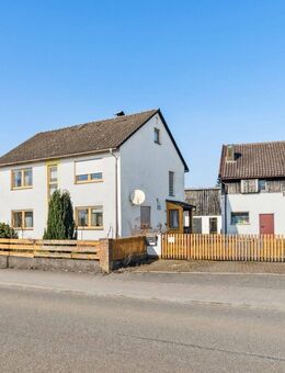 Sanierungsbedürftiges Einfamilienhaus mit Entwicklungspotenzial und vielseitigen Nebengebäuden - Raitenbuch