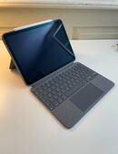 iPad Air M1 5. Generation (2022) + Apple Pencil 2 + Logitech Combo Touch – neuwertig in 6440