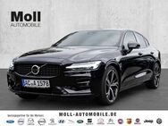 Volvo S60, B4 Benzin Plus Dark H&K Surround View, Jahr 2022 - Wuppertal