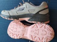 Sketchers Wanderschuhe - München