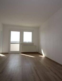 **2-Zimmer-Dachgeschosswohung mit Balkon zu vermieten** - Rosenbach (Vogtland)