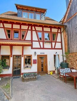 Ensembleschutz: Charmantes Einfamilienhaus - Wohnen mit Charakter im Herzen von Büdingen - Büdingen