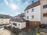 Hübsches Stadthaus mit vermieteter Einliegerwohnung - Fürth