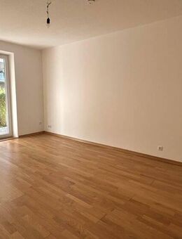 ELVIRA - Schöne 2-Zimmer Wohnung mit Terrasse am Mangfallplatz - München