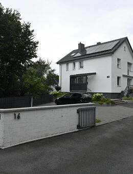 Freistehendes 2-1/2-geschossiges 1-Familienwohnhaus mit Einliegerwohnung - Lippstadt
