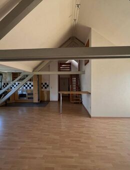 Wunderschöne DG-Wohnung mit Balkon. - Pirmasens