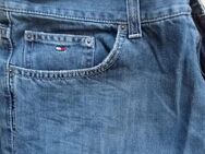 Tommy Hilfiger Herrenjeans, Denim, 2 Stück, wie neu - Minden (Nordrhein-Westfalen)