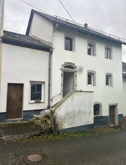 Einfamilienhaus in ruhiger Ortslage in Eisenschmitt! - Eisenschmitt