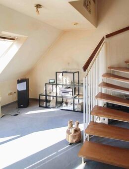 Charmante Maisonette-Wohnung mit Tiefgaragenstellplatz in Kronshagen - Kronshagen