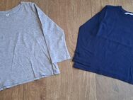 2 Langarmshirts für Jungs Gr.98/104 von H&M - Königswinter