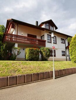 Viel Platz, viel Freiheit: Charmantes Mehrgenerationenhaus mit drei Einheiten in Nendingen - Tuttlingen