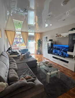 Großzügige Erdgeschosswohnung in Bielefeld mit Balkon und Tiefgarage. - Bielefeld