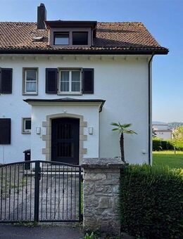 Schöne Aussichten! Hübsche 3 Zi.- Wohnung in Tiengen, komplett renoviert! - Waldshut-Tiengen