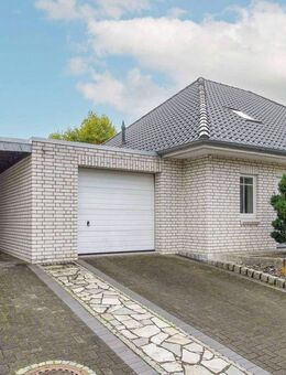 Bildschöner Walmdach-Bungalow in Vollausstattung ! PV & Solar und weitere Highlights in Top-Lage - Bomlitz