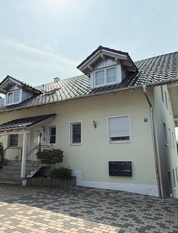 Großzügige 4-Zi.-DG-Wohnung mit traumhafter Aussicht in Deggendorf - Ortsteil - Deggendorf
