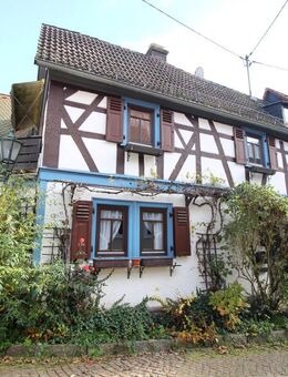 Hübsches Altstadthaus mit Garage und Platz für eine Werkstatt - Eppstein