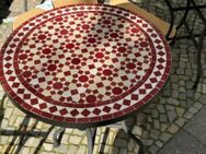 Tisch mit kunstvollen Mosaikmuster - Berlin Charlottenburg-Wilmersdorf