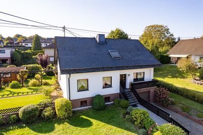 ***Schönes, gepflegtes Einfamilienhaus mit großen Garten im Herzen von Ulmen***