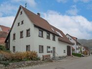 Gemütliches Bauernhaus mit einer Scheune - Hayingen