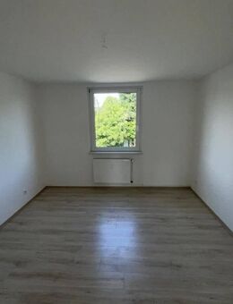 Charmante 2-Zimmer-Etagenwohnung in Herten 48,75 m² mit Badewanne und Badfenster - Herten