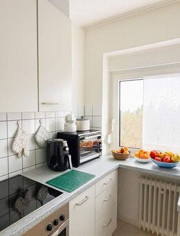 Moderne 2-Zimmer-Wohnung mit Garage und Kellerabteil - Wohnen am Waldrand mit traumhafter Aussicht - Dobel