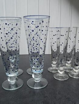 8 Gläser mit blauen Punkten zus. 4,- 4 Biergläser+4 Sektgläser - Flensburg