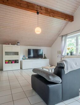 DACHPERLE - lichtdurchflutete Dachgeschosswohnung mit Einbauküche in Homburg/Einöd! - Homburg