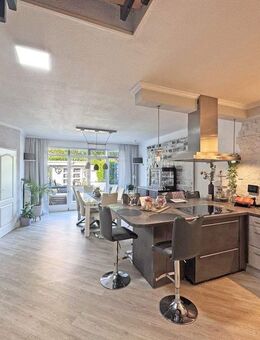 Lübeck : Wohnen am Elbe-Lübeck Kanal - modern ausgestattetes Reihenhaus mit TG-Stellplatz und Gartenhaus - Einziehen & Wohlfühlen - Lübeck