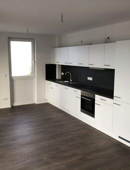 Helle 3 ZKB, Balkon, WC, Keller, 95qm, Einbauküche - Marburg
