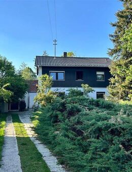 Einfamilienhaus sanierungssbedürftig 7 Zimmer 2 Bäder Garage Wohnfläche ca. 134m² Grund ca. 635m² - München
