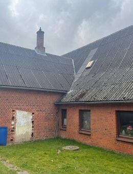 Sanierungsbedürftiges 1-2 Familienhaus - Bühnsdorf