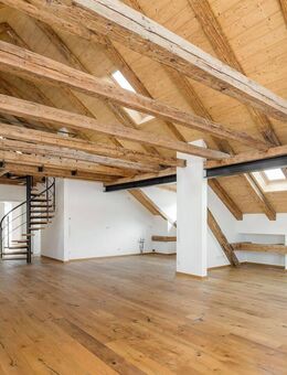 Stilvolle Dachgeschosswohnung mit traumhaften Bergpanorama in historischem Gebäude - Garmisch-Partenkirchen