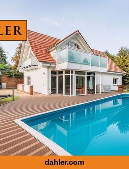 Familienzuhause fußläufig zur Altstadt Kladow mit Wellnessgarten, Pool und Sauna - Berlin