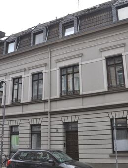 Provisionsfrei! Neuss-Stadtgartennähe: Charmante, vermietete Dachgeschosswohnung mit TG-Stellplatz - Neuss