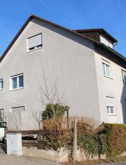 Zweifamilienhaus in Regensburg-Konradsiedlung mit Aussenpool und Doppelgarage - Regensburg