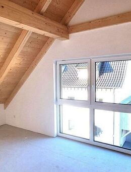 Provisionsfrei: Doppelhaushälfte mit Carport für Zwei Fahrzeuge in Herzogenaurach – Zentrum - Herzogenaurach