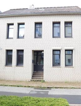 Schnäppchen ! 9-Zi-Zweifamilienhaus mit Altbaucharme in Top Lage "Lotsenviertel " - Cuxhaven