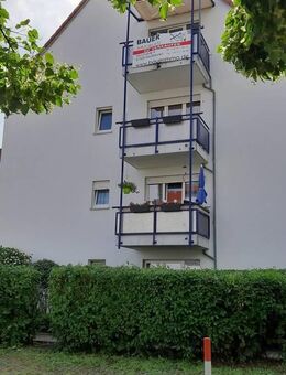 Große 3 Zimmer Dachgeschoß Eigentumswohnung in Dohna bei Dresden. - Dohna