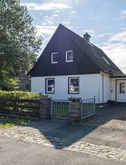 Bremerhaven-Surheide // Entkerntes Einfamilienhaus auf großem Grundstück - Bremerhaven