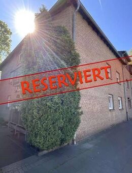 Attraktive Dachgeschosswohnung in DU-Obermeiderich mit Garage und wohnlich ausgebautem Spitzboden - Duisburg