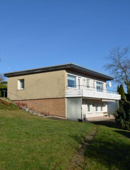 Bungalow in Petersborn mit Anbaumöglichkeit auf großem Grundstück - Brilon