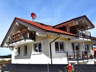 Neuwertiges Zweifamilienhaus mit Garage und Stellplätzen in ruhiger Lage von Oberstaufen zu verkaufen - Oberstaufen
