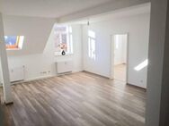 bald fertig gemalert, großzügige Dachgeschosswohnung - Chemnitz