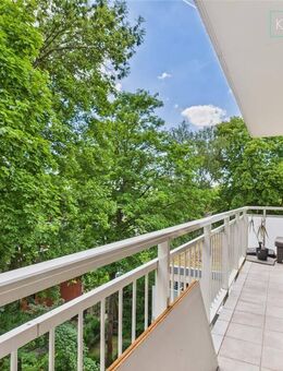 2,5 Zimmer - Aufzug, Pool, Sauna, großer Balkon, Tiefgarage - Wiesbaden