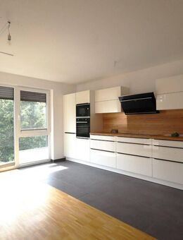 Attraktive 3 ZKb-Wohnung mit Terrasse und Einbauküche - Homburg