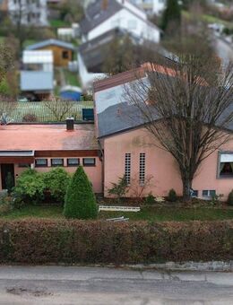 Top-Investition in Ebrach Großzügiges Wohnhaus mit Garten, Sauna, Büro, Halle und Garagen - Ebrach