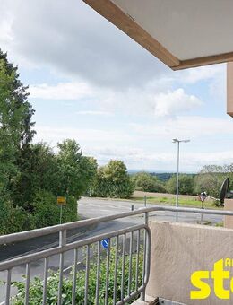 TOLL RENOVIERTE 1,5-ZIMMERWOHNUNG MIT EINBAUKÜCHE UND BALKON!!! *** GLATTBACH - Glattbach
