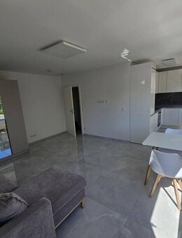 Erstbezug nach Sanierung: attraktive 1-Zimmer-Wohnung mit EBK in Frankfurt am Main - Frankfurt (Main)